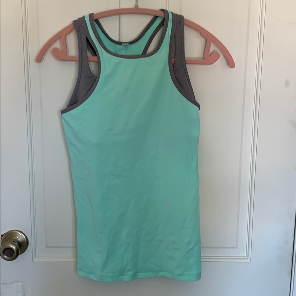 Lululemon workout top